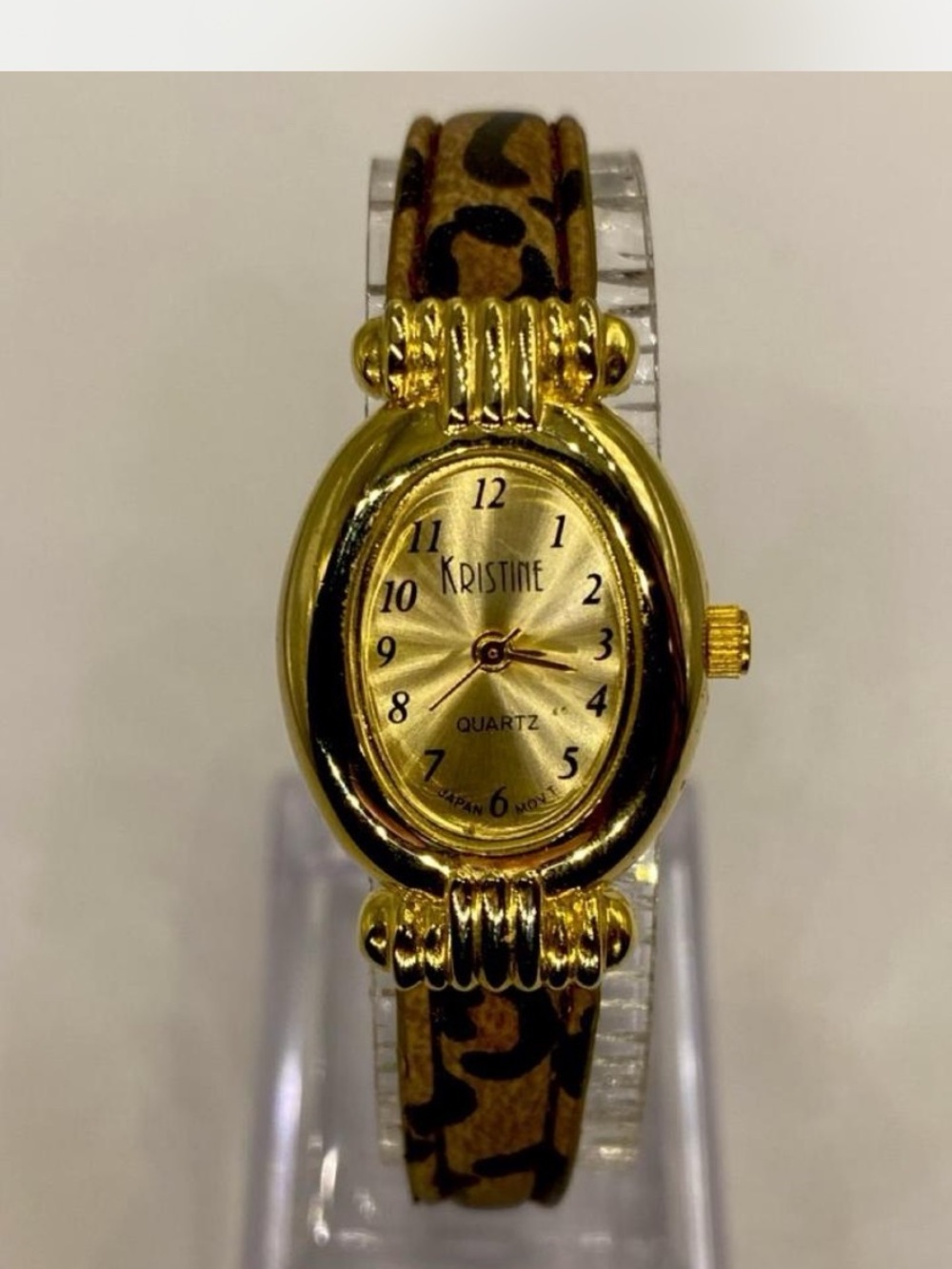 Ladies
Designer *^*
NEW Battery’s 
Adjustable watch band ***
Goldtone Hardwear ^